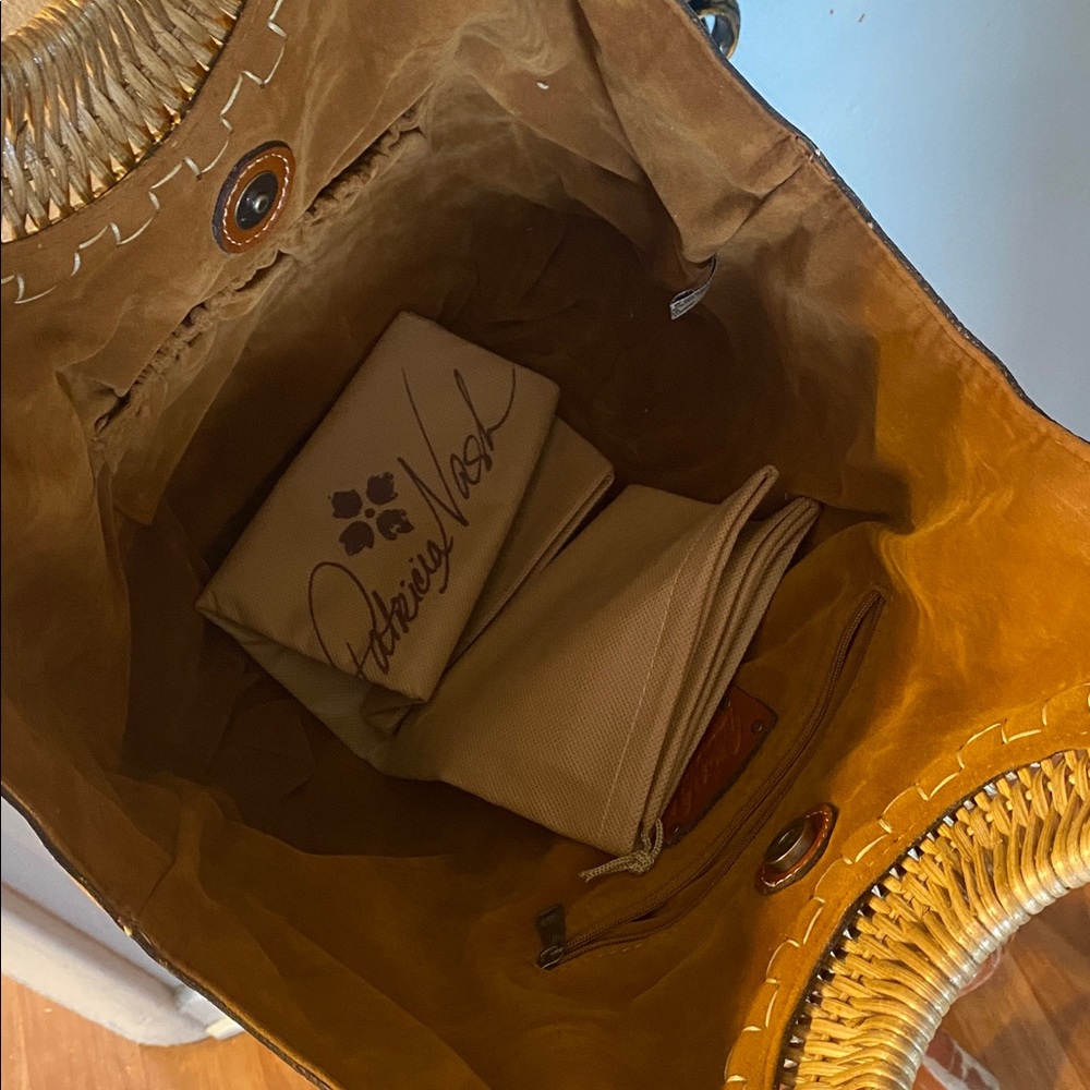 🌸🌺🌷Like new Patricia Nash Pratella Tote wicker wood handle leather bag🍀🌿 - Picture 7 of 13